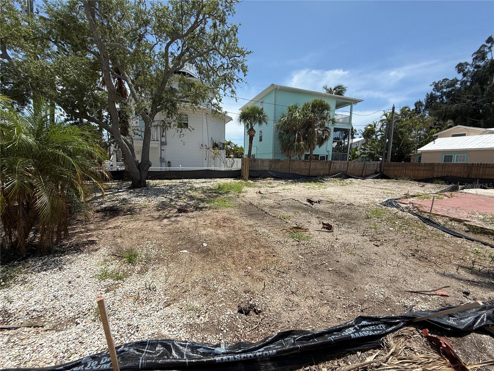 8586 E BAY DR, TREASURE ISLAND, FL — photo 3