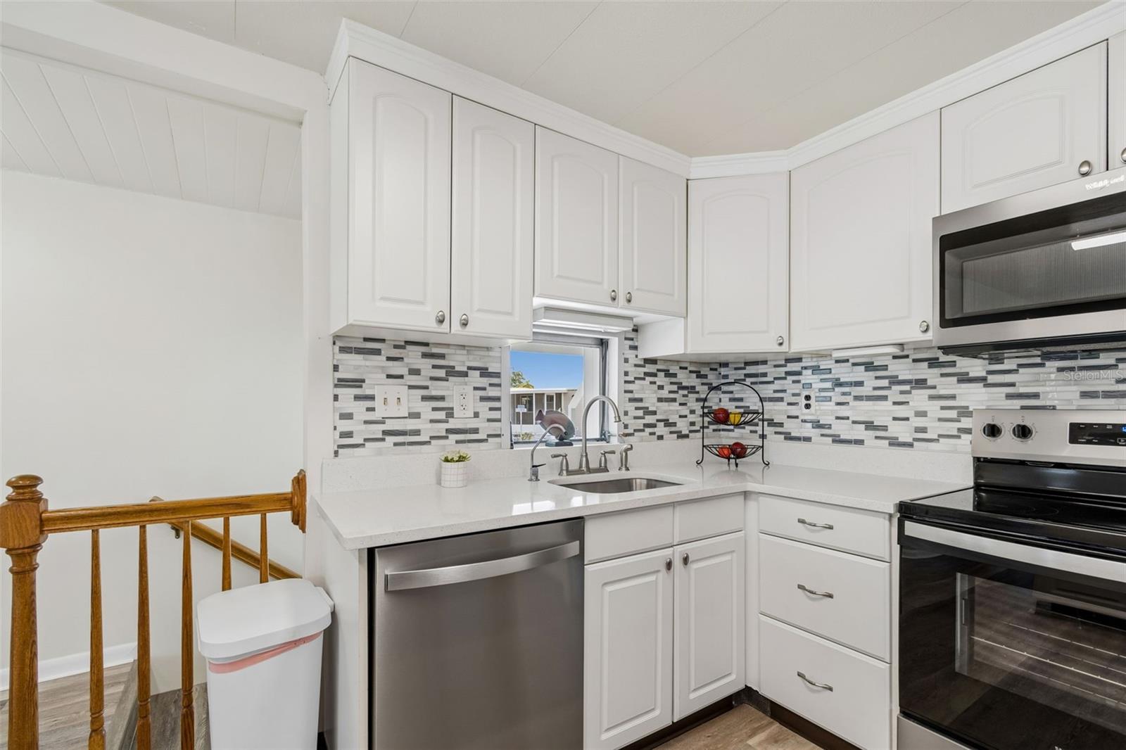 7186 MOUNT ARLINGTON DR NE #421, ST PETERSBURG, FL — photo 10