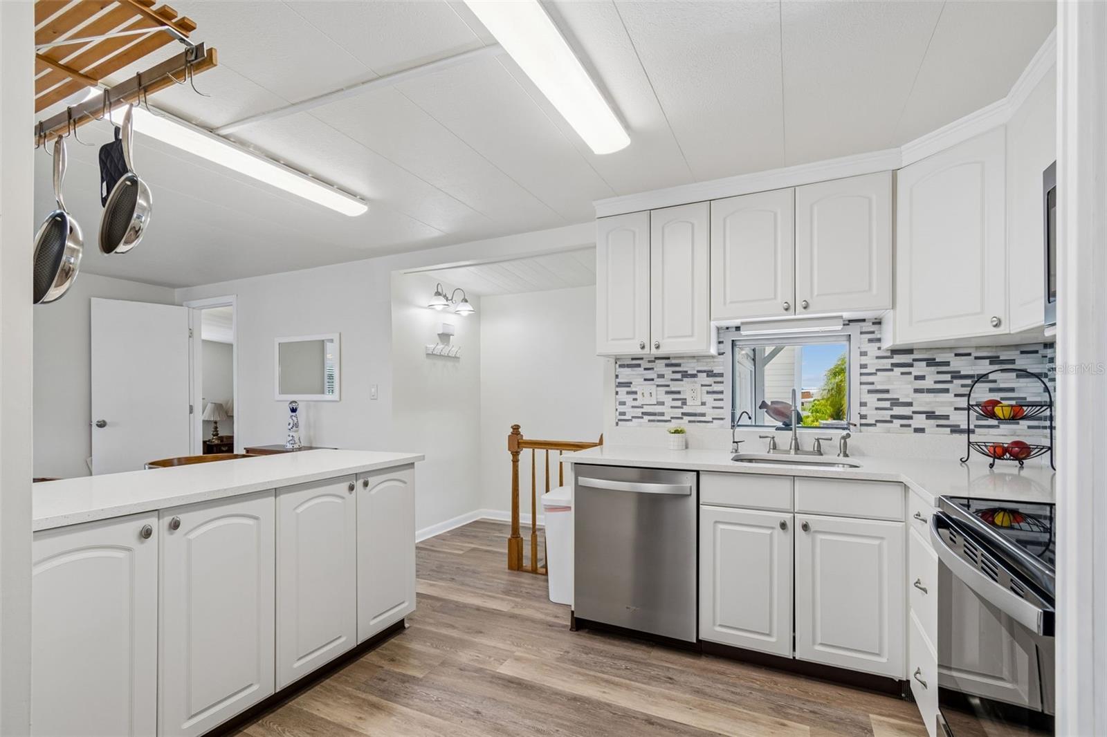 7186 MOUNT ARLINGTON DR NE #421, ST PETERSBURG, FL — photo 11