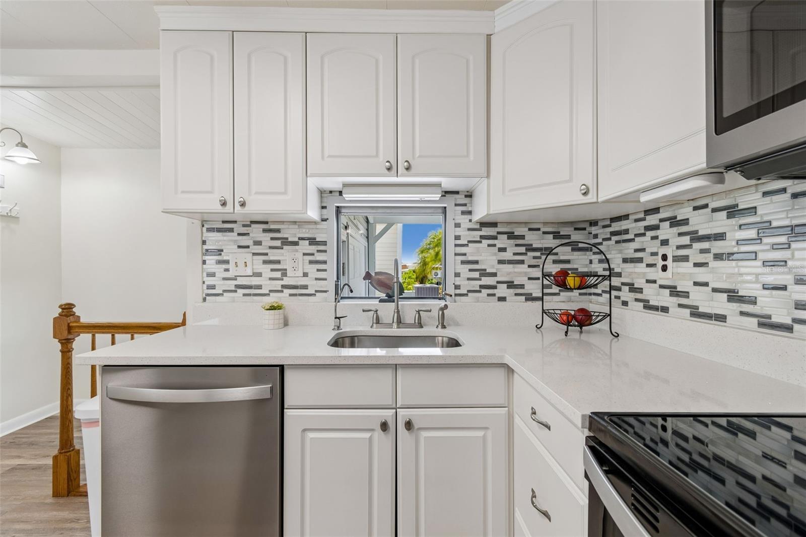 7186 MOUNT ARLINGTON DR NE #421, ST PETERSBURG, FL — photo 13