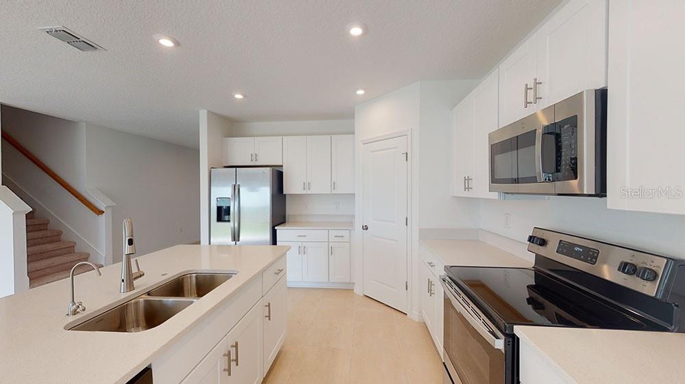6753 EQUINOX LN N, NORTH FORT MYERS, FL — photo 10