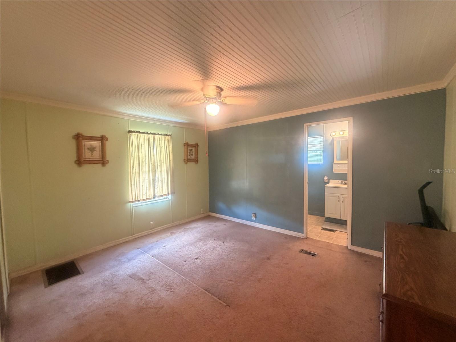 8582 W ADMIRAL BYRD LN, CRYSTAL RIVER, FL — photo 2