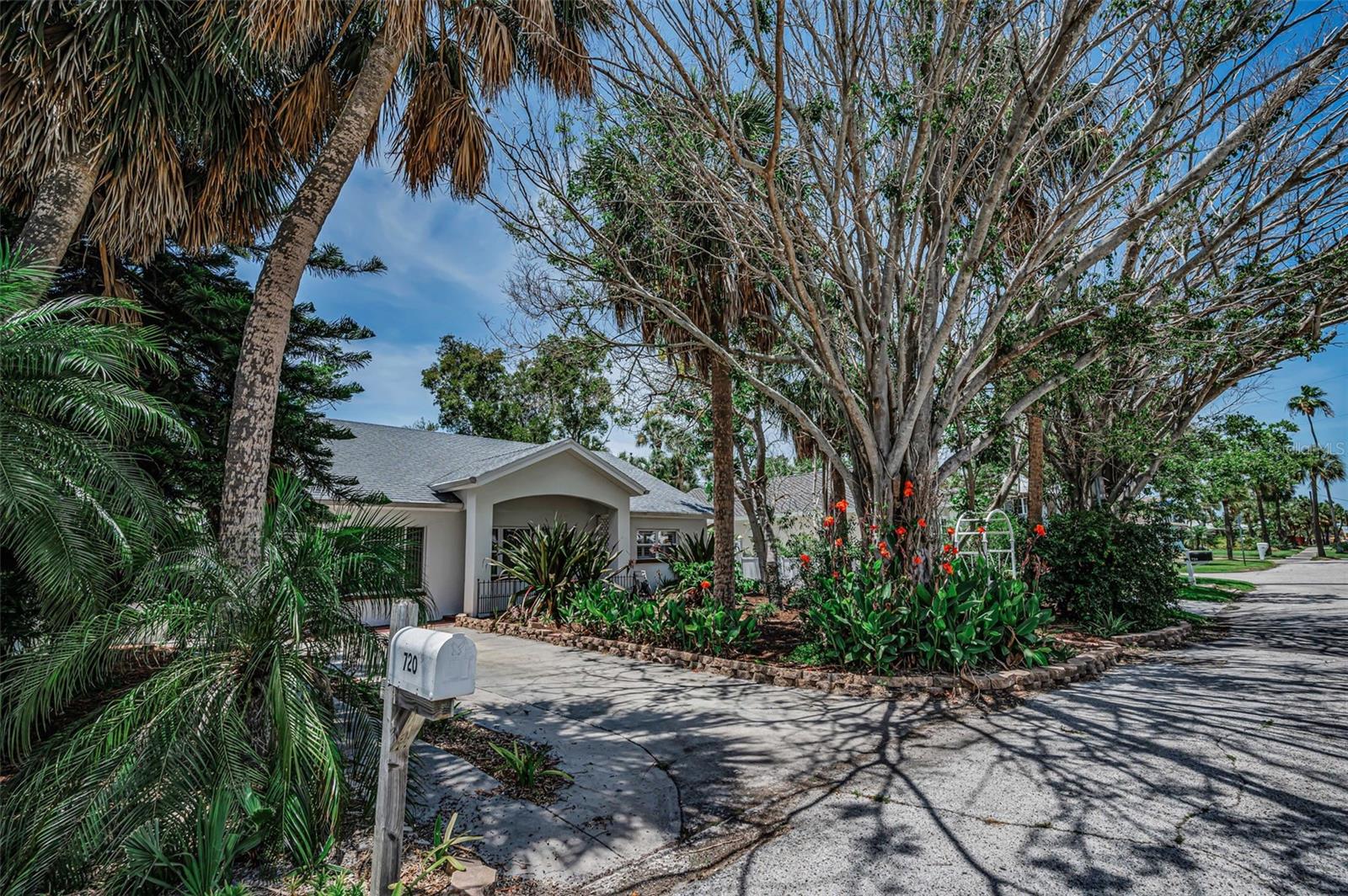 720 BRUCE AVE, CLEARWATER BEACH, FL — photo 64