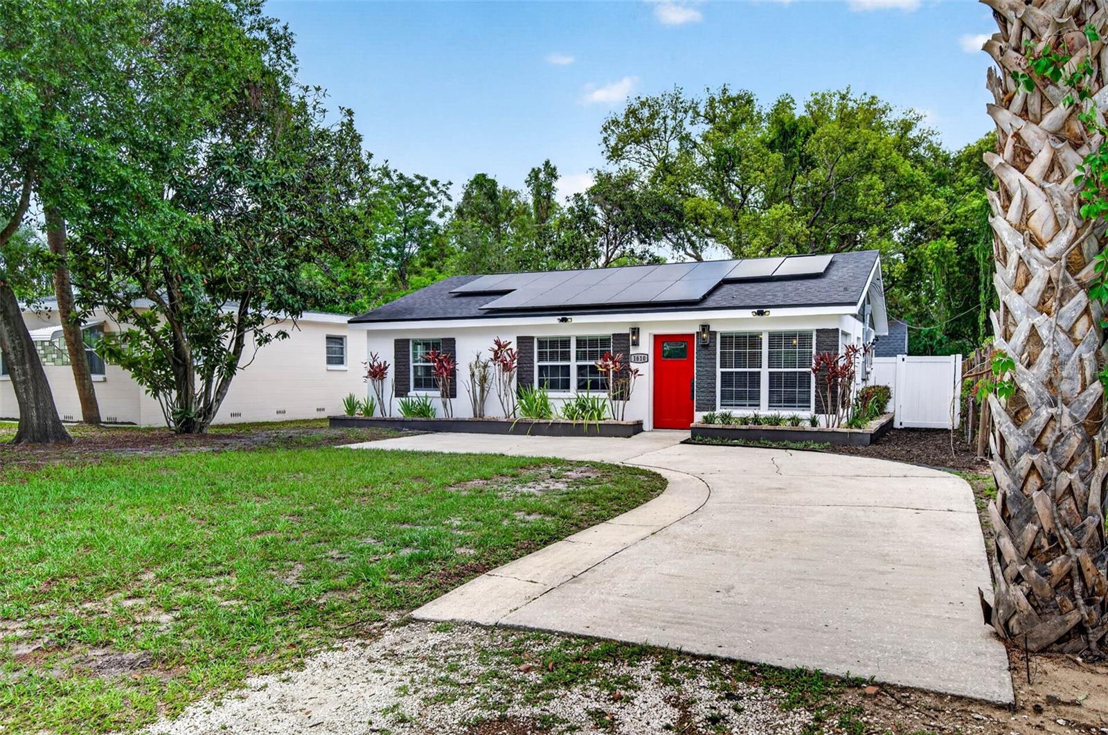1610 E PARIS ST, TAMPA, FL — photo 2