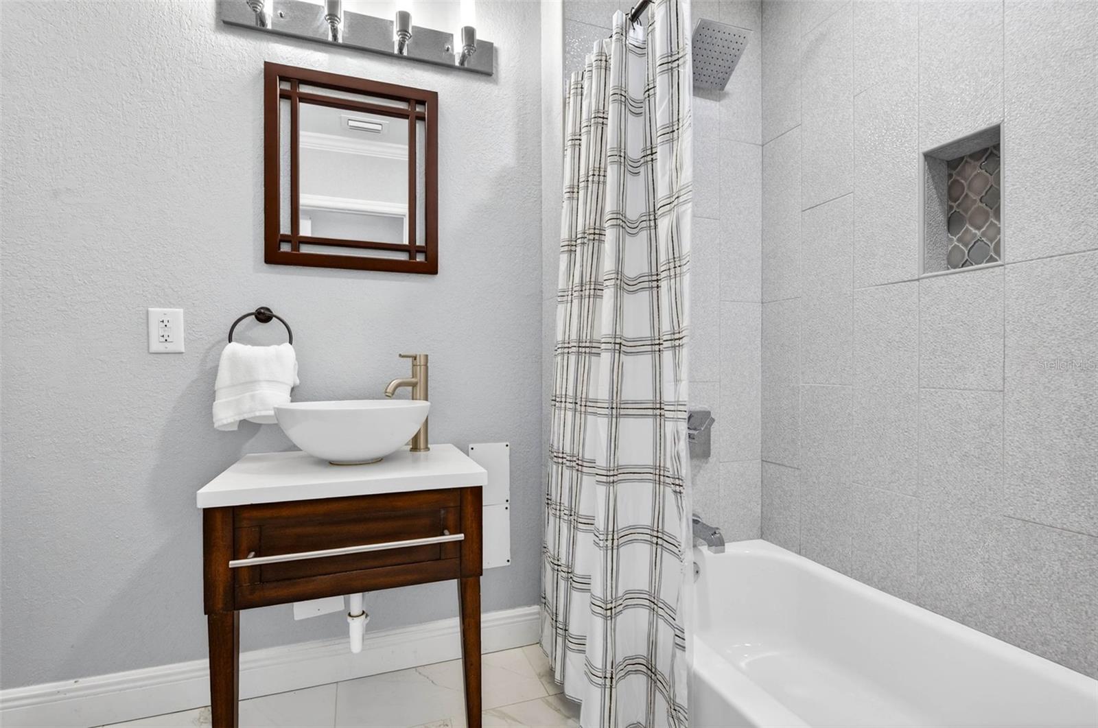 1610 E PARIS ST, TAMPA, FL — photo 26