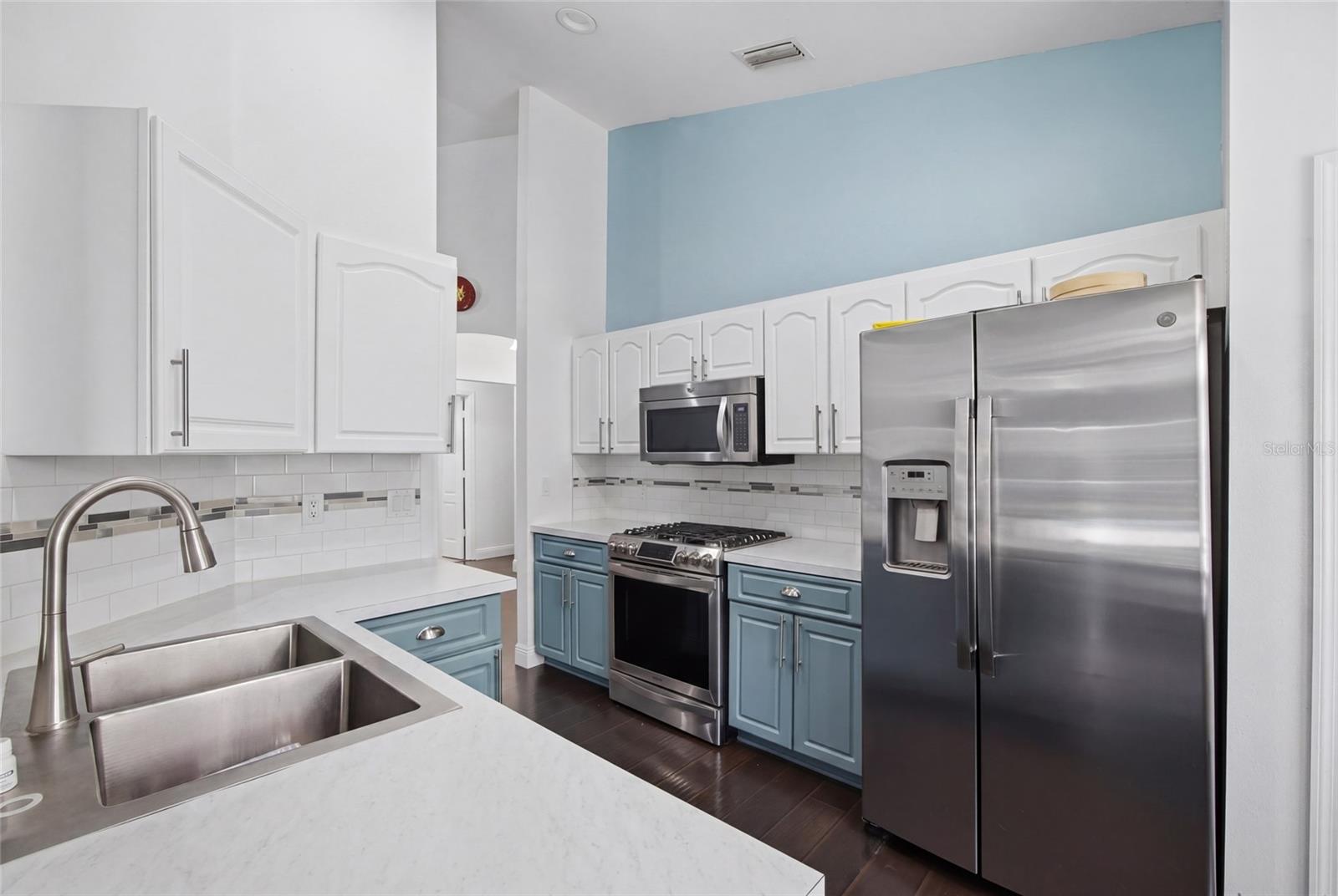 7611 WILTSHIRE PARK PL, APOLLO BEACH, FL — photo 11