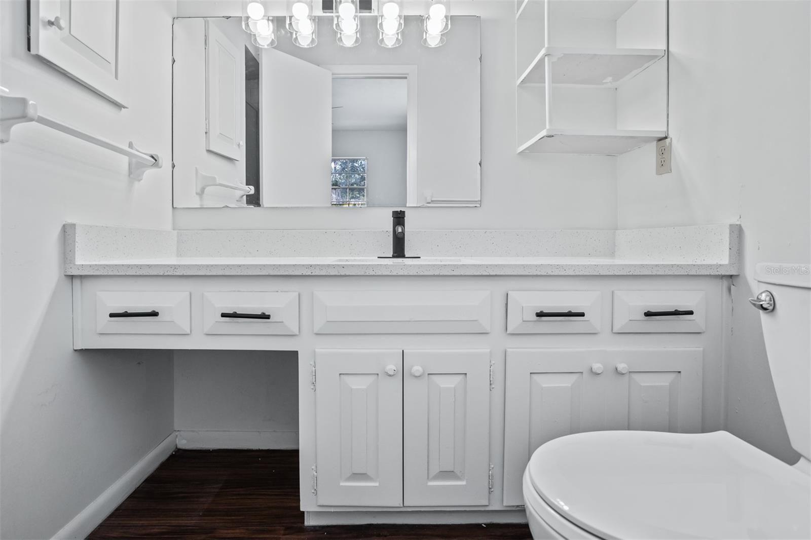 812 W WARREN AVE, TAMPA, FL — photo 9