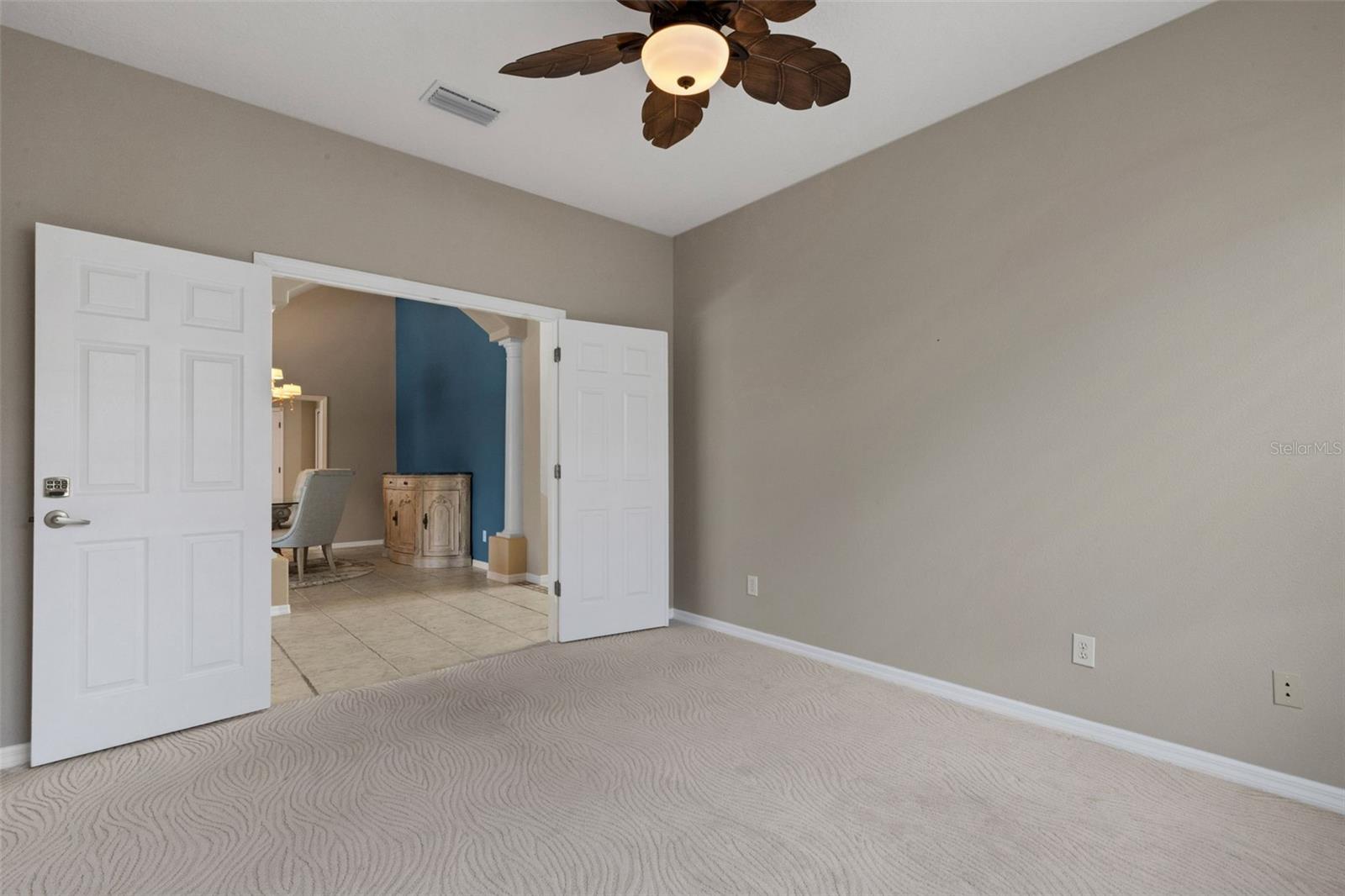 374 LONDONDERRY DR, SARASOTA, FL — photo 9