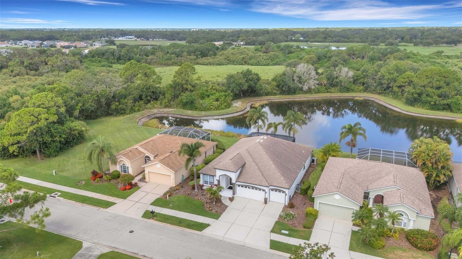 374 LONDONDERRY DR, SARASOTA, FL — photo 32