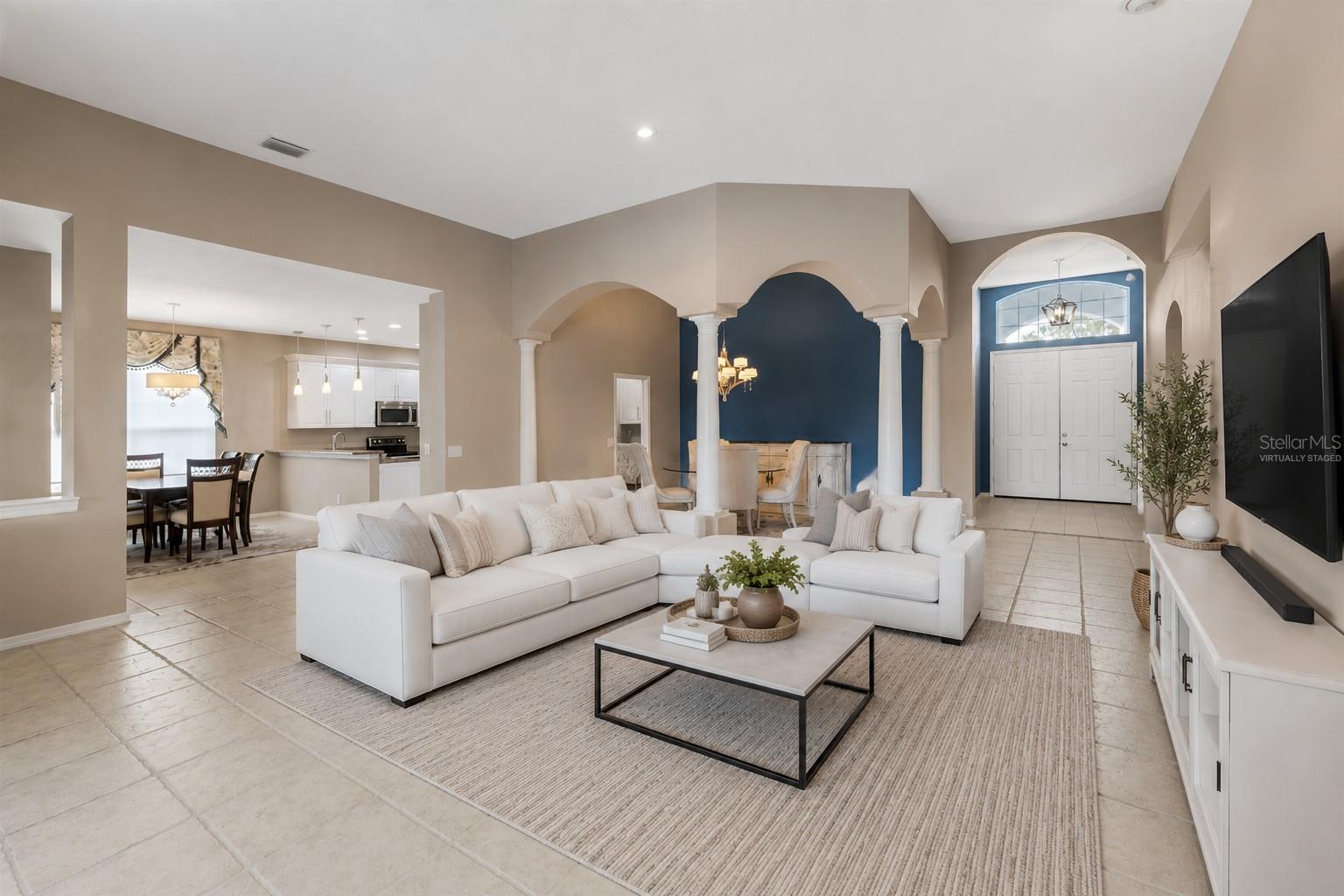 374 LONDONDERRY DR, SARASOTA, FL — photo 4