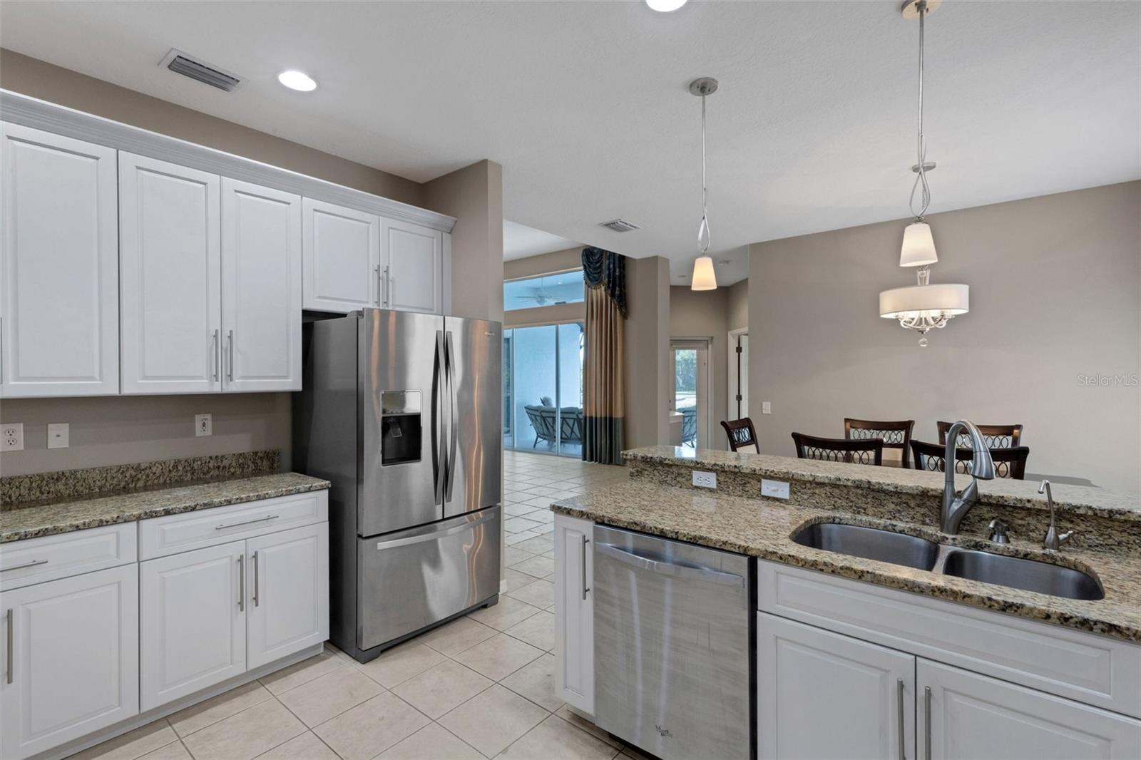 374 LONDONDERRY DR, SARASOTA, FL — photo 10