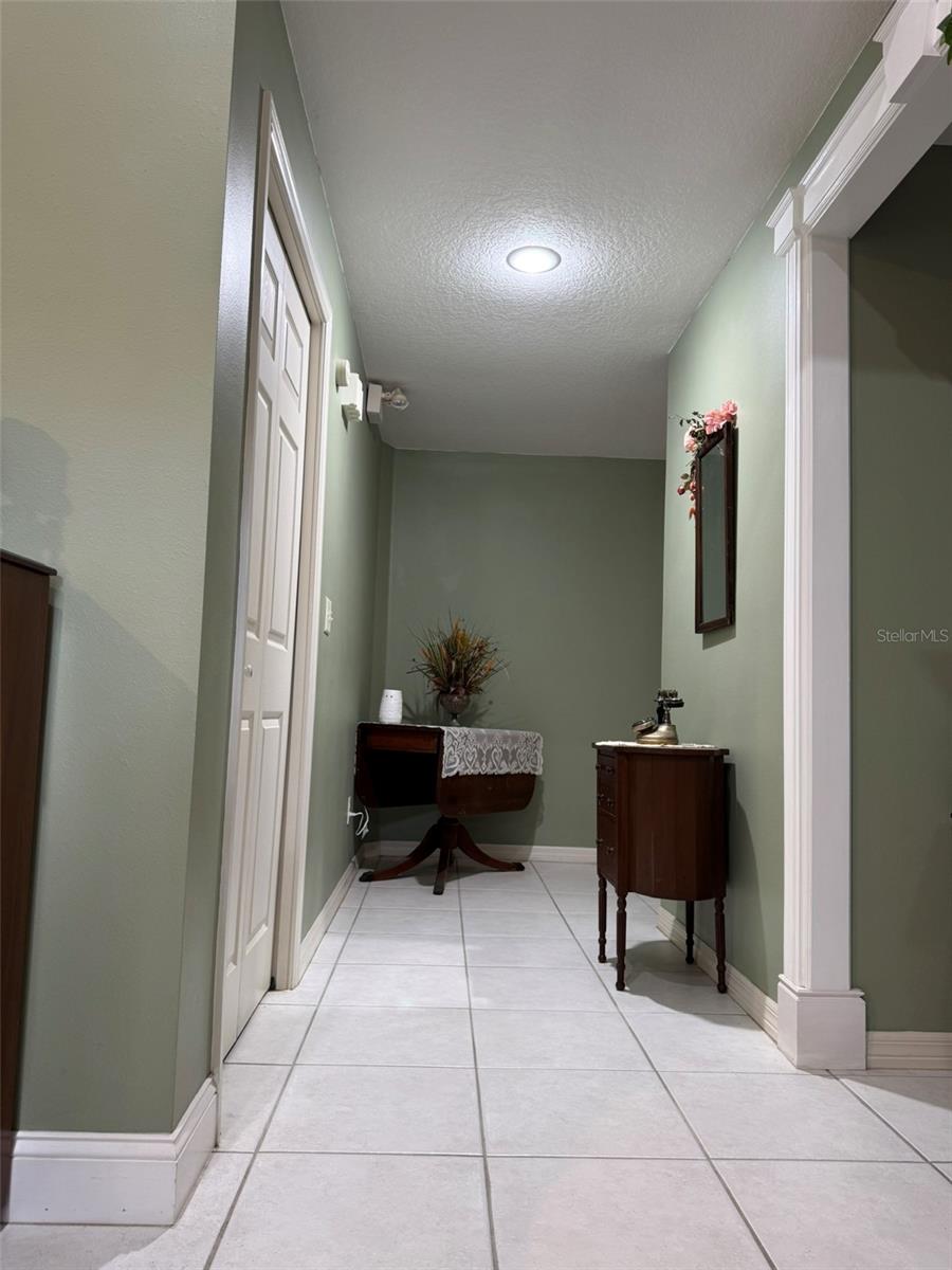 9814 OSLIN ST, TAMPA, FL — photo 4