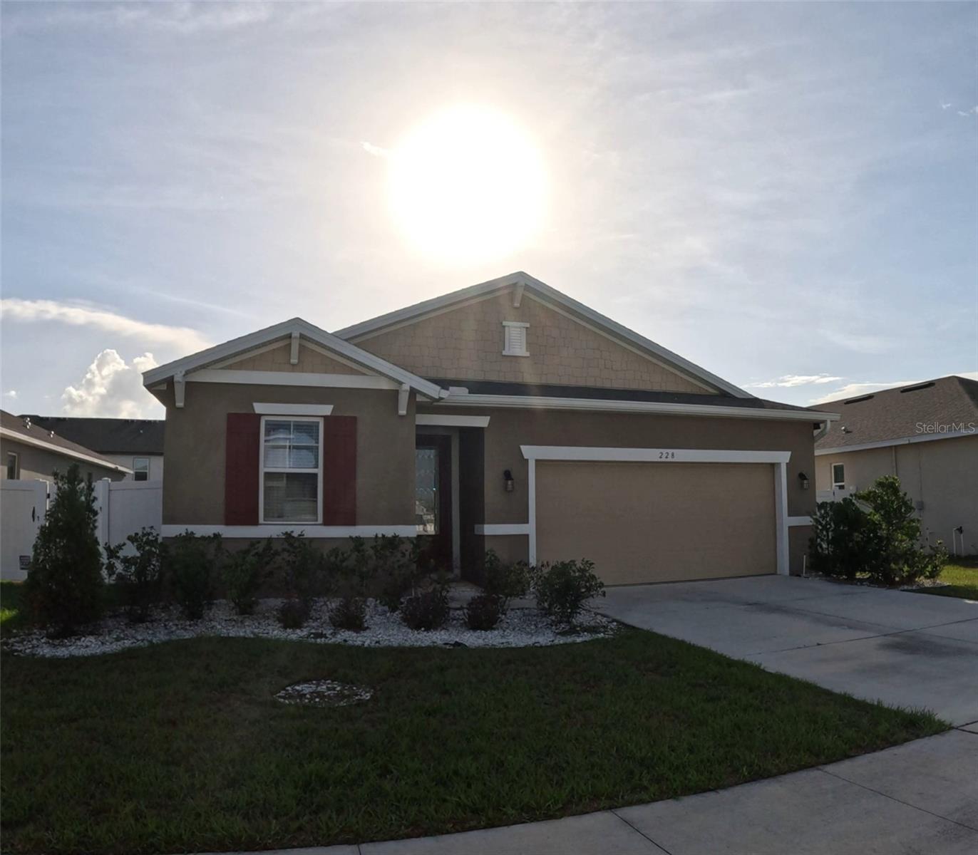 228 HILLCREST DR, DUNDEE, FL