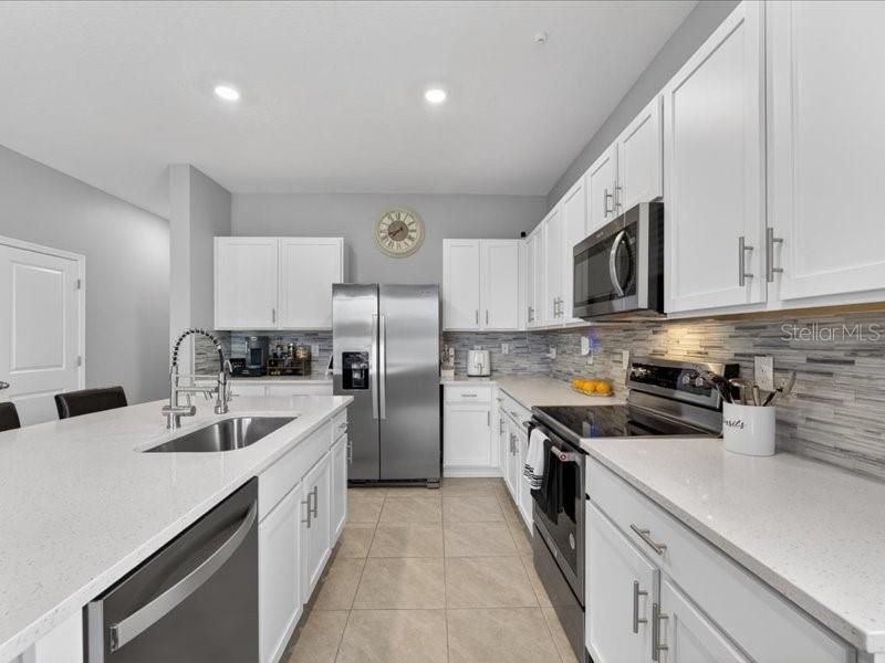 416 MANGROVE SHADE CIR, APOLLO BEACH, FL — photo 16