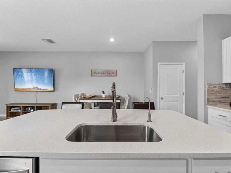 416 MANGROVE SHADE CIR, APOLLO BEACH, FL — photo 17