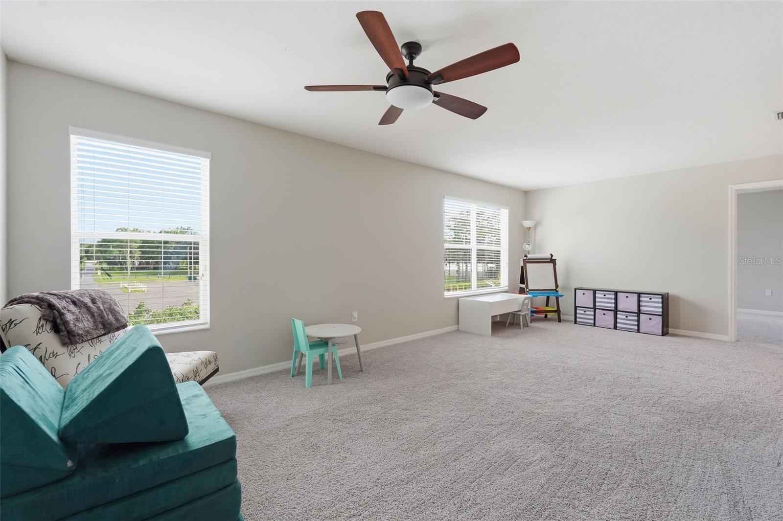 8836 CAMERON CREST DR, TAMPA, FL — photo 25