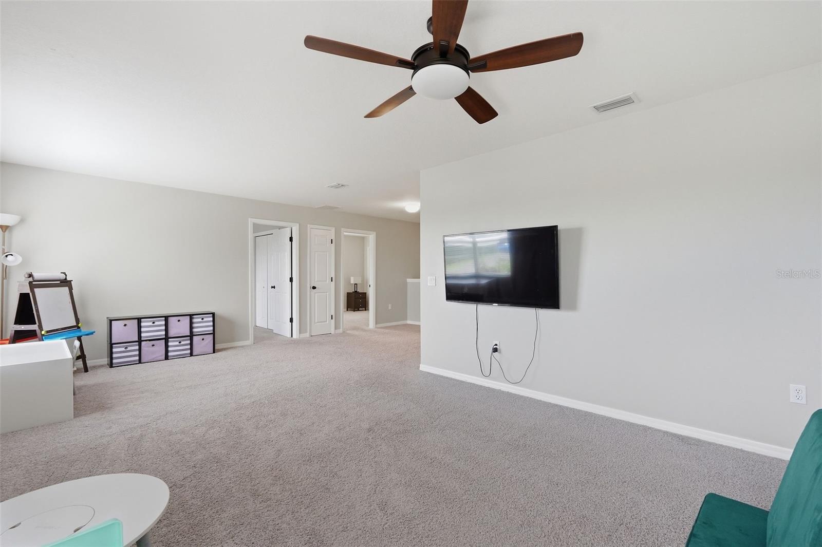8836 CAMERON CREST DR, TAMPA, FL — photo 26