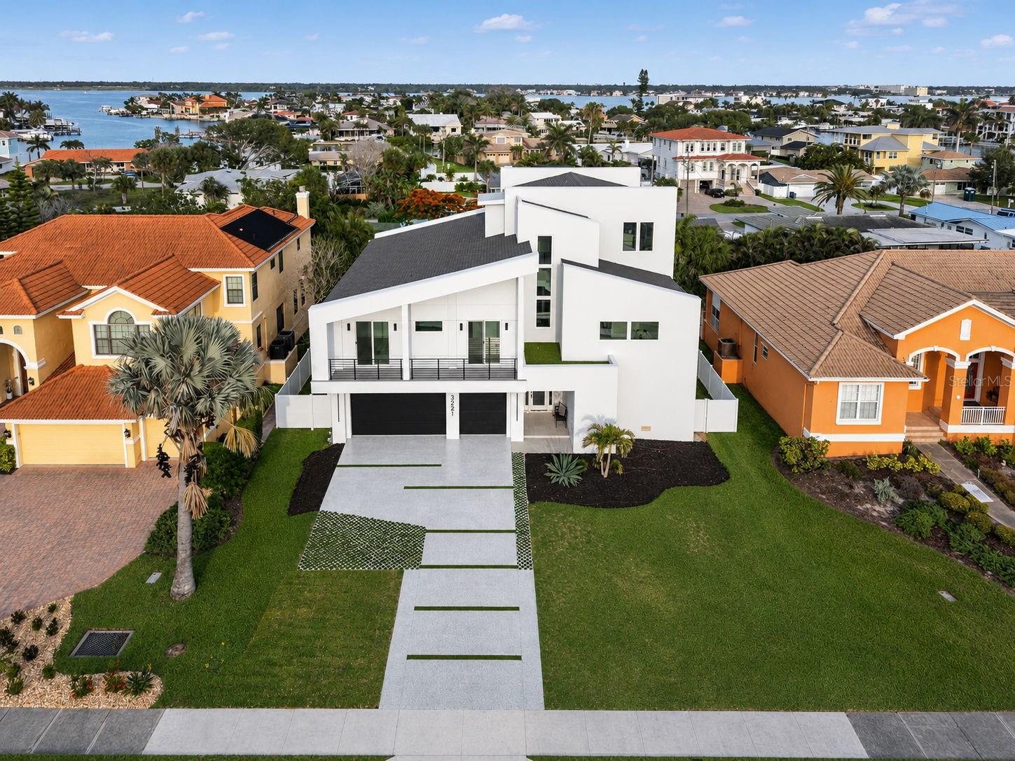 3221 GULF BLVD, BELLEAIR BEACH, FL