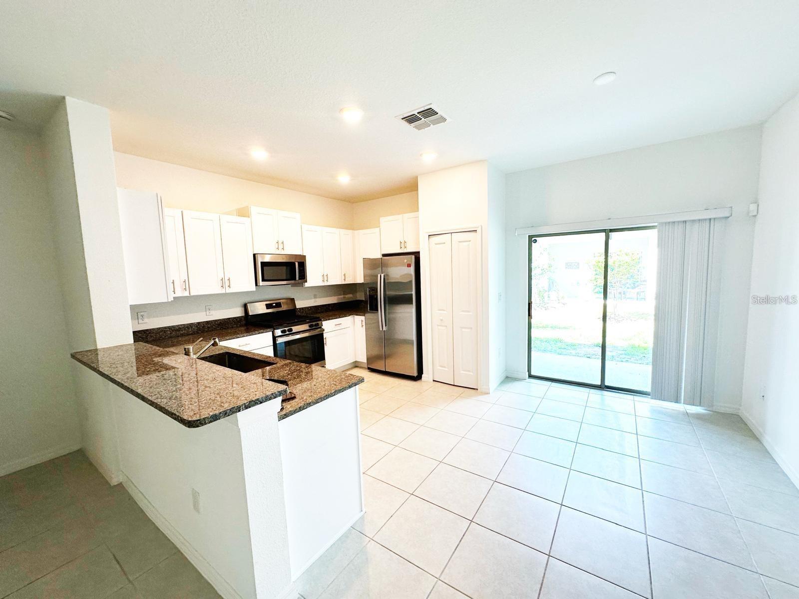 8239 CRESCENT OAKS DR, NEW PORT RICHEY, FL — photo 5
