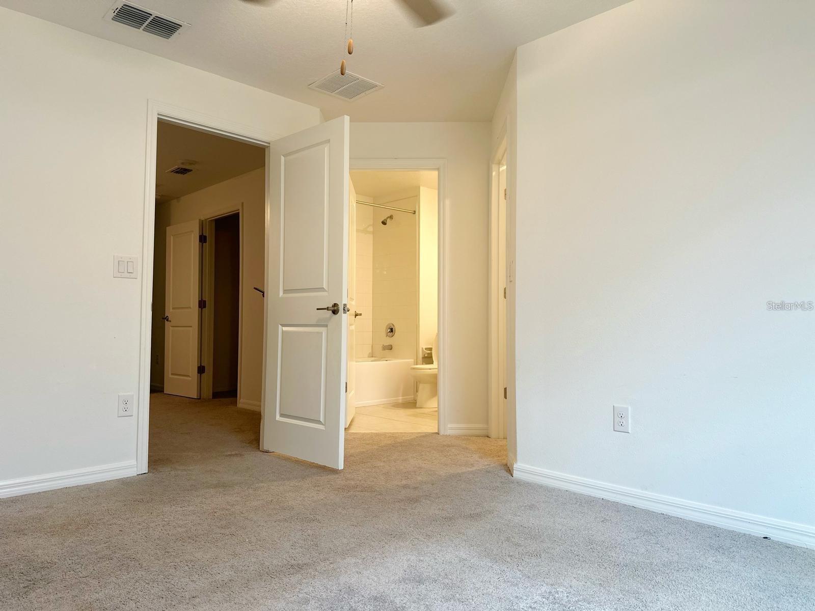 8239 CRESCENT OAKS DR, NEW PORT RICHEY, FL — photo 12