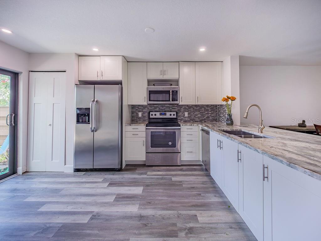193 PINENEEDLE DR, BRADENTON, FL — photo 8