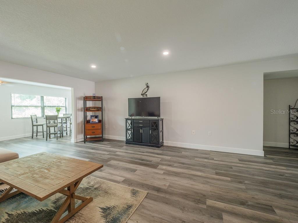 193 PINENEEDLE DR, BRADENTON, FL — photo 18
