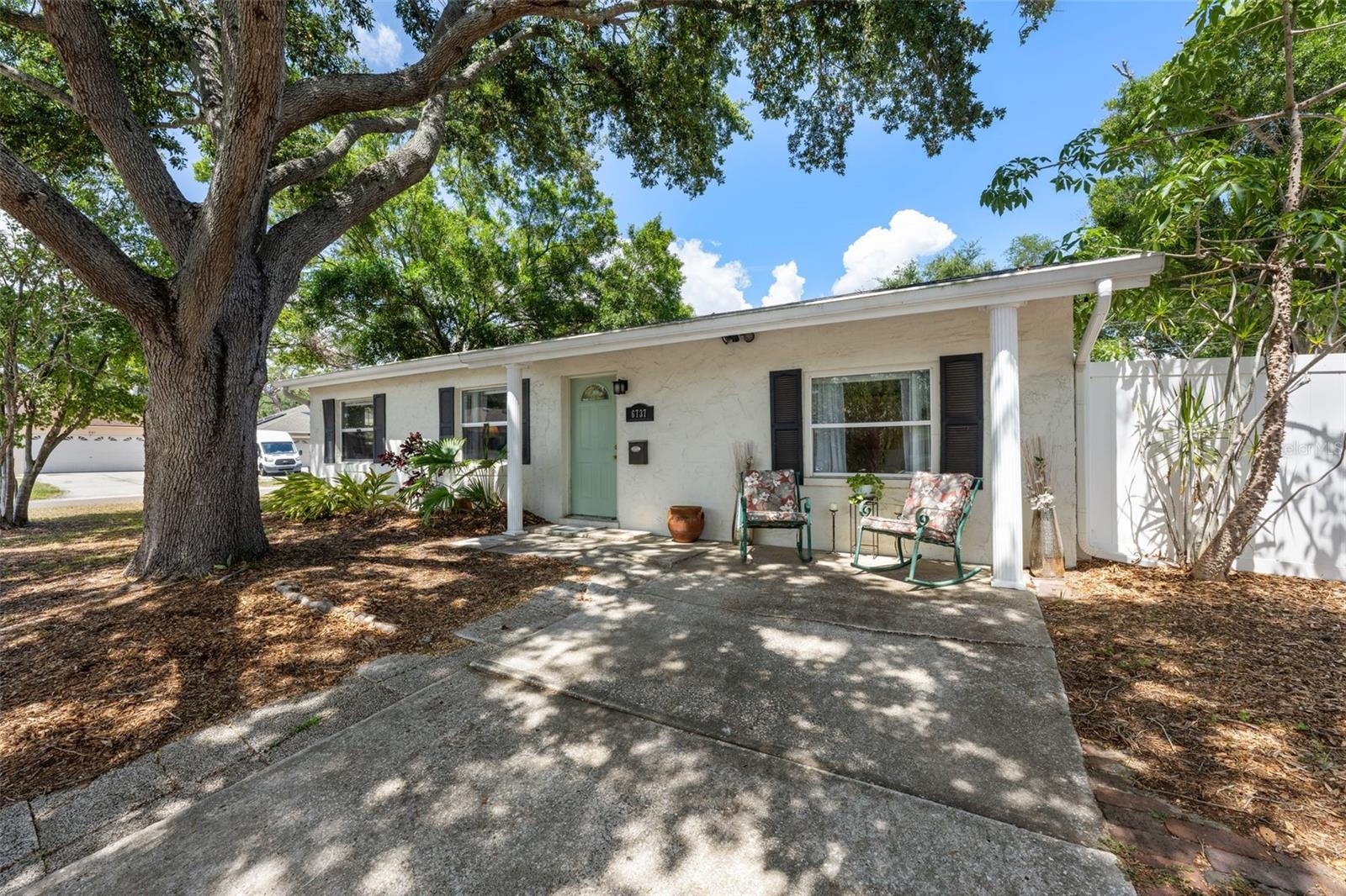 6737 LAUREL ST N, ST PETERSBURG, FL — photo 2