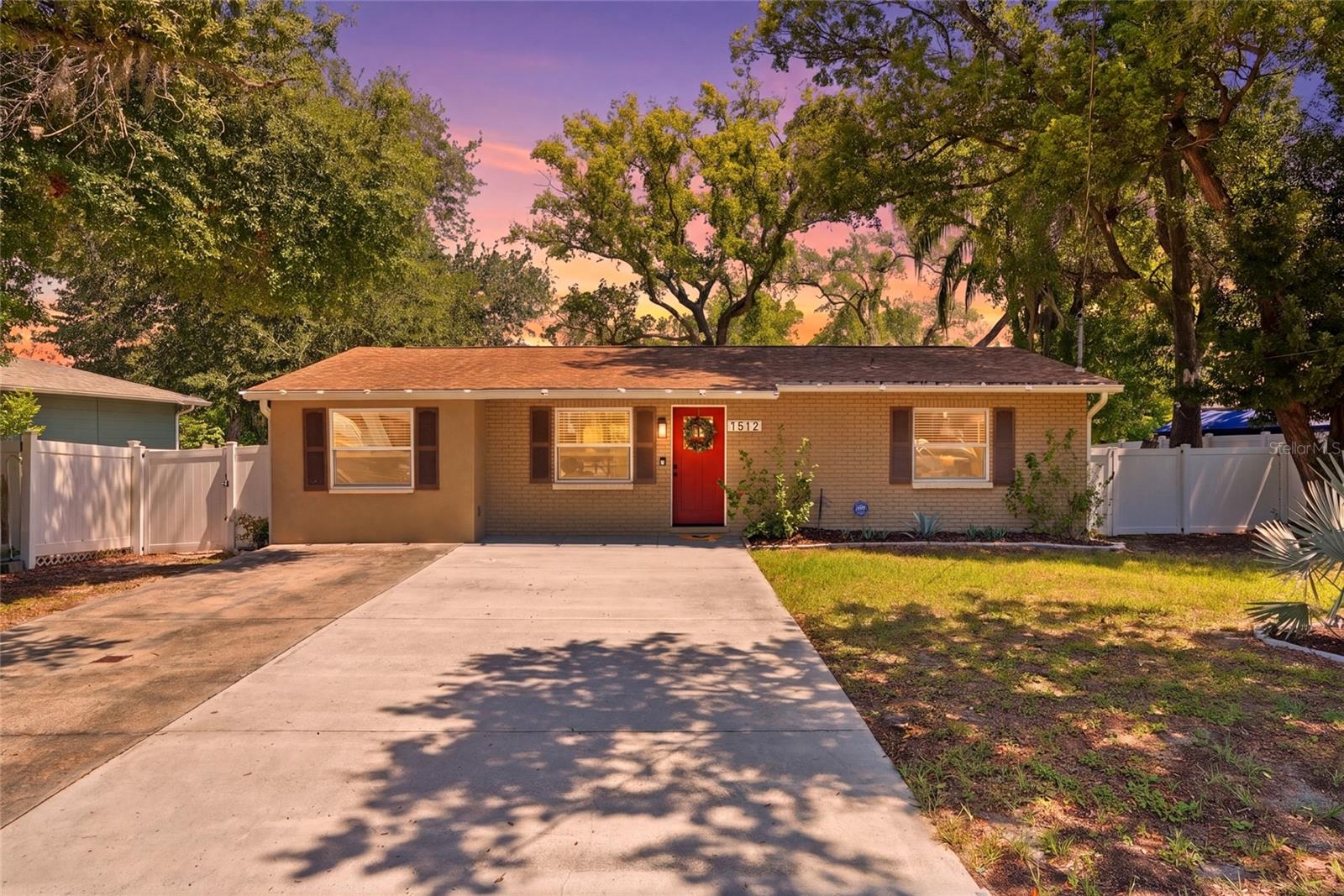 1512 E HANNA AVE, TAMPA, FL