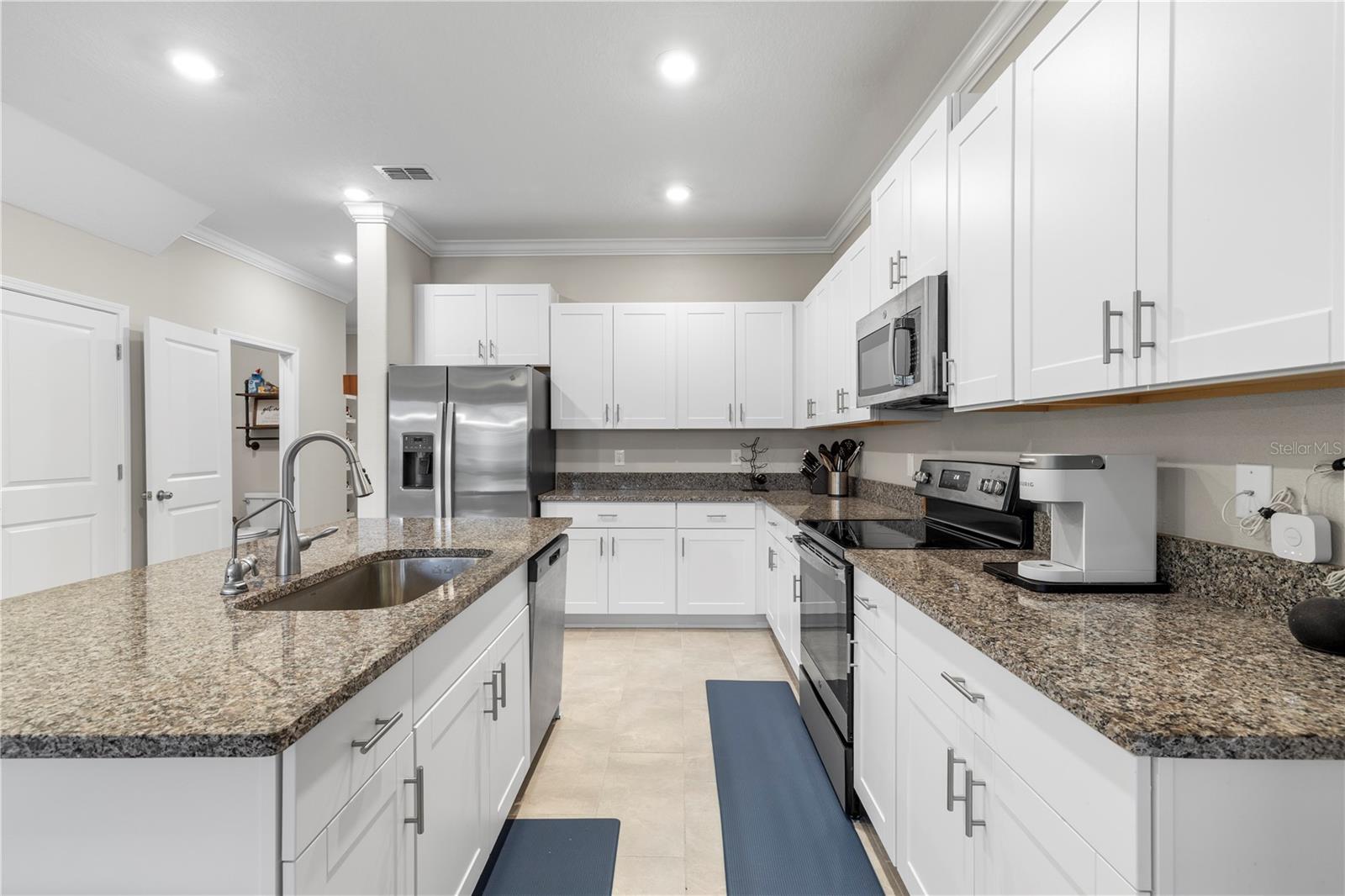 31940 BLUE PASSING LOOP, WESLEY CHAPEL, FL — photo 11