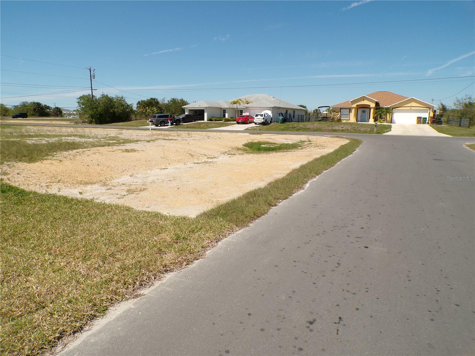 1910 NE 8TH PL, CAPE CORAL, FL — photo 3