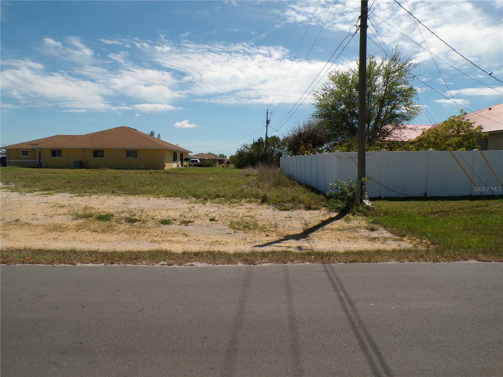 1910 NE 8TH PL, CAPE CORAL, FL — photo 9