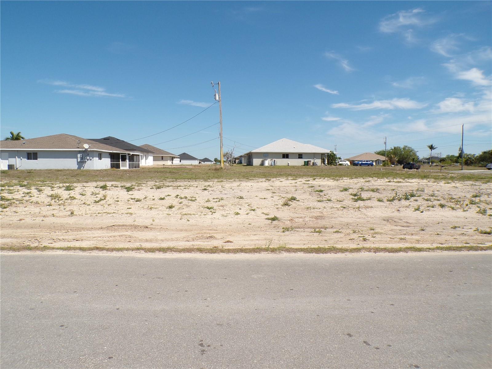 821 NE 15TH LN, CAPE CORAL, FL — photo 8