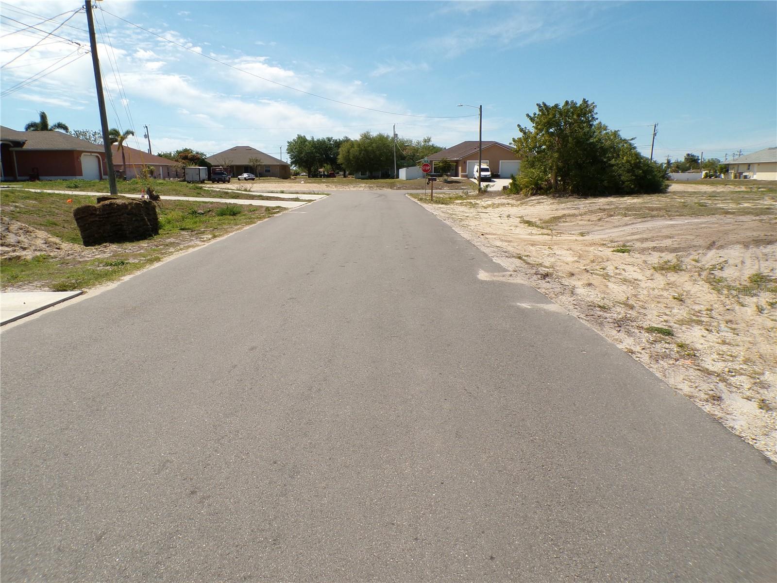 821 NE 15TH LN, CAPE CORAL, FL — photo 21