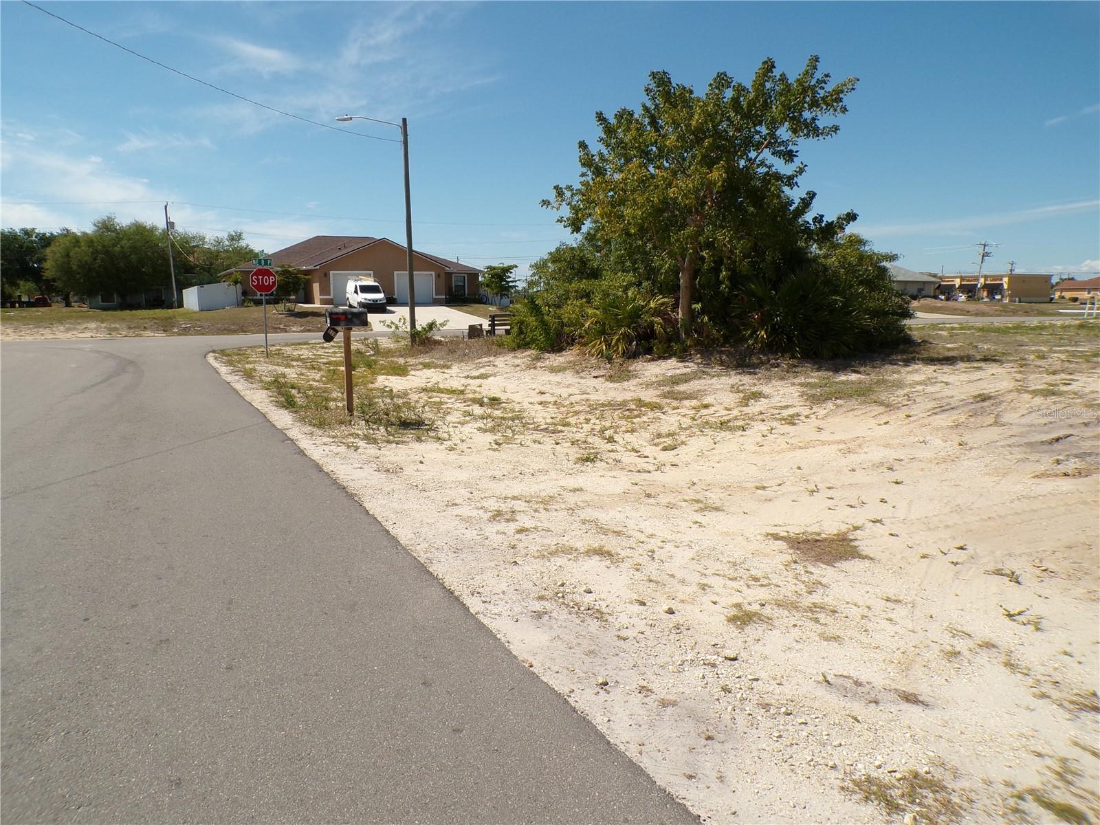825 NE 15TH LN, CAPE CORAL, FL — photo 18