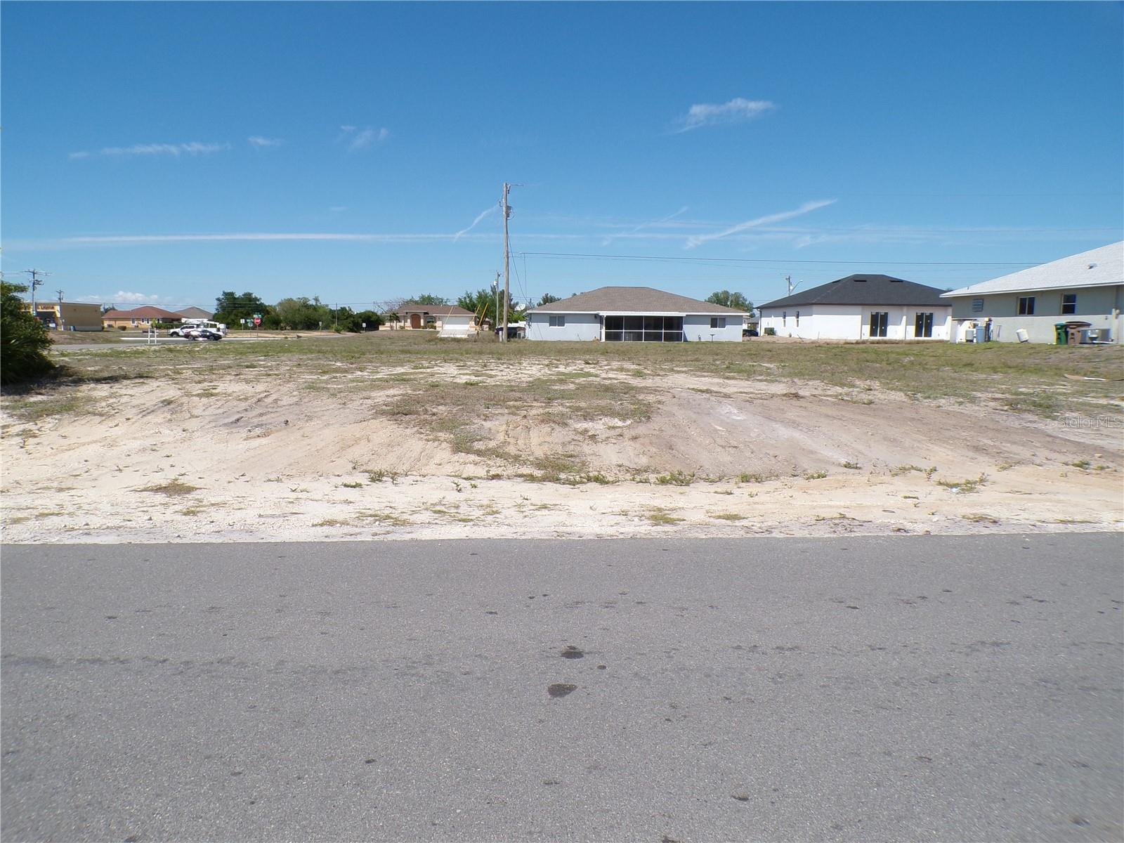 825 NE 15TH LN, CAPE CORAL, FL — photo 19