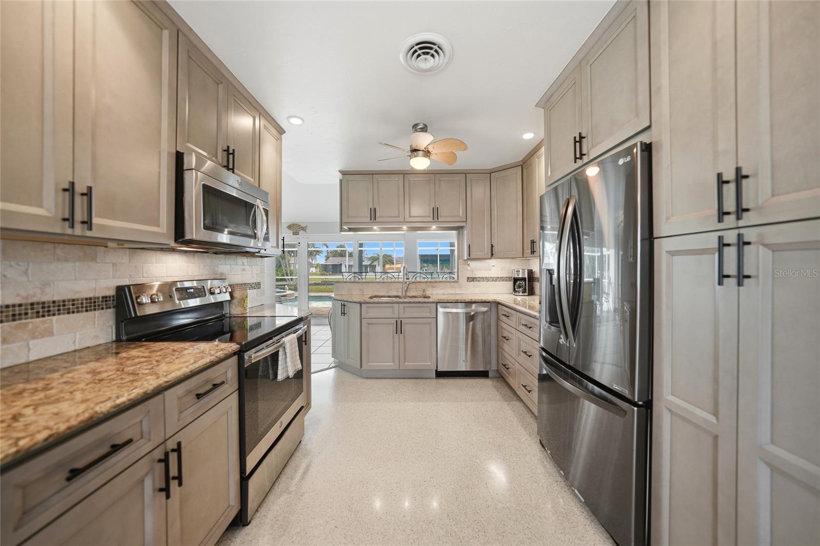 1433 LEMON BAY DR, ENGLEWOOD, FL — photo 10