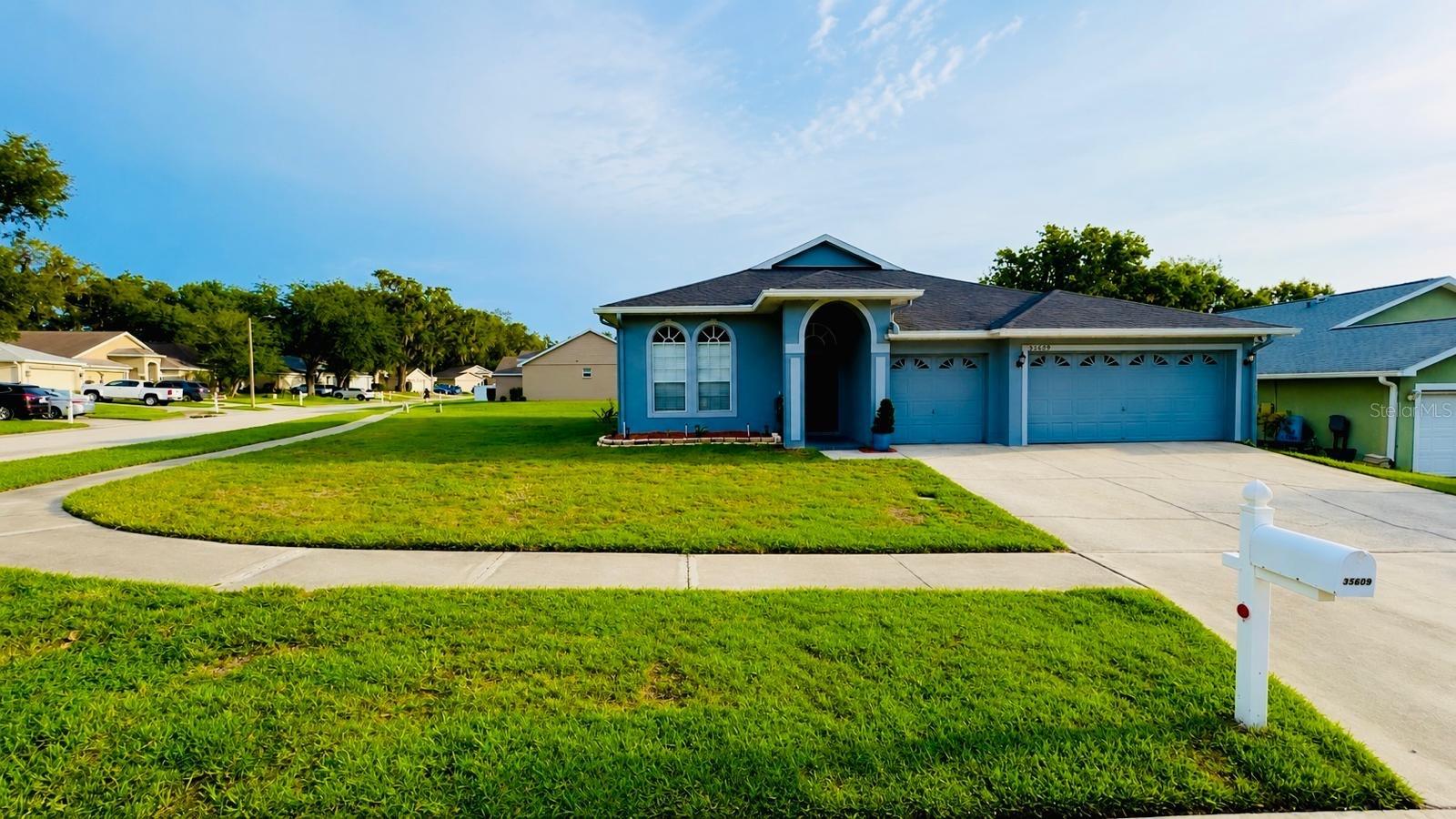 35609 WELBY CT, ZEPHYRHILLS, FL — photo 2