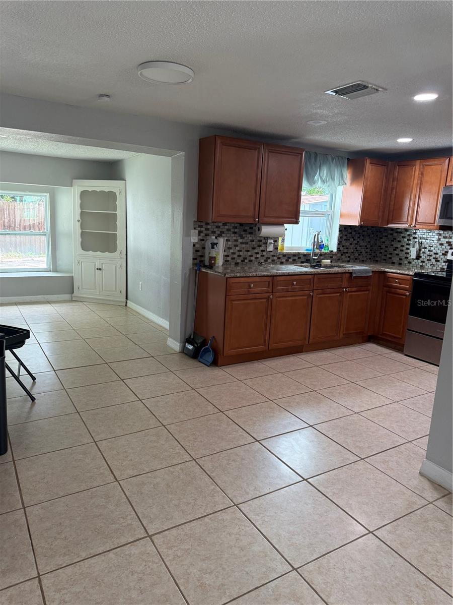 7325 IVANHOE DR, PORT RICHEY, FL — photo 12