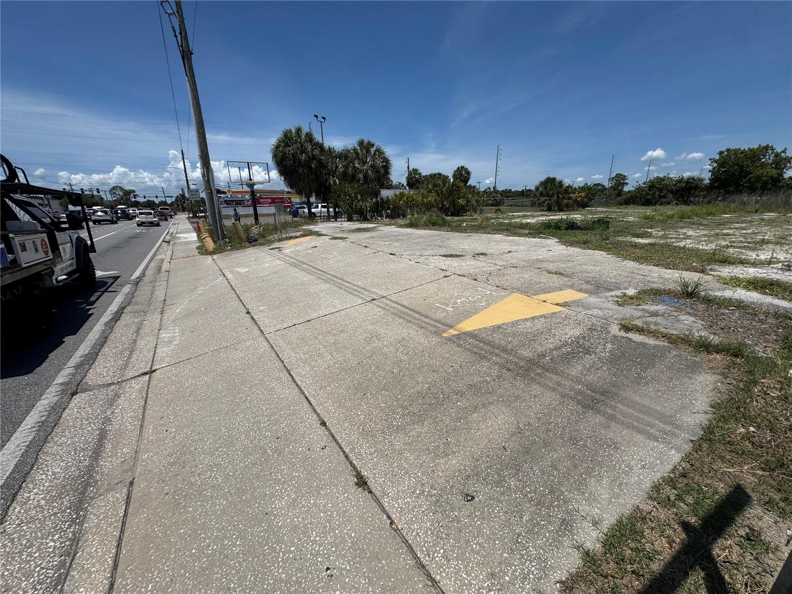 8725 W WATERS AVE, TAMPA, FL — photo 2