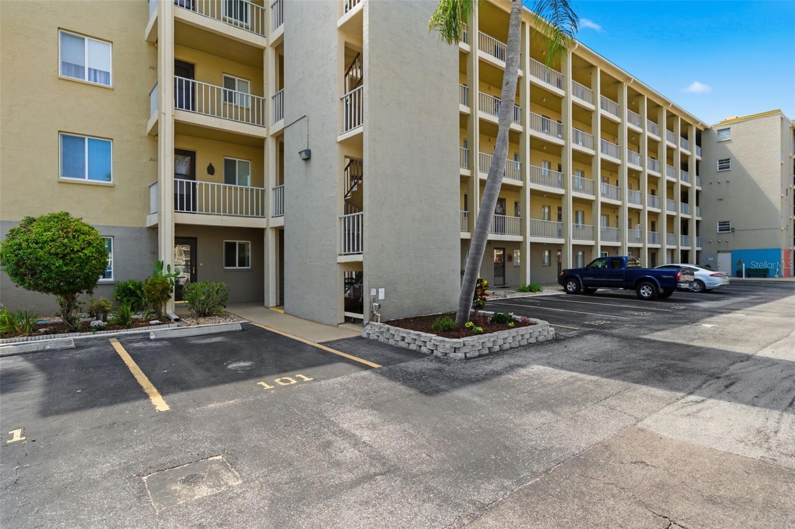 3500 LAKE BAYSHORE DR #K 101, BRADENTON, FL — photo 2