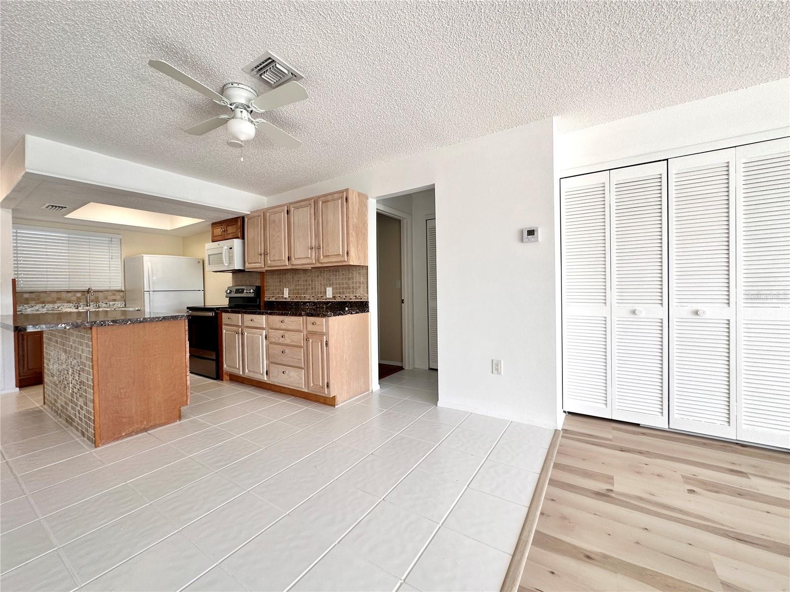 1001 W MARION AVE #9, PUNTA GORDA, FL — photo 31