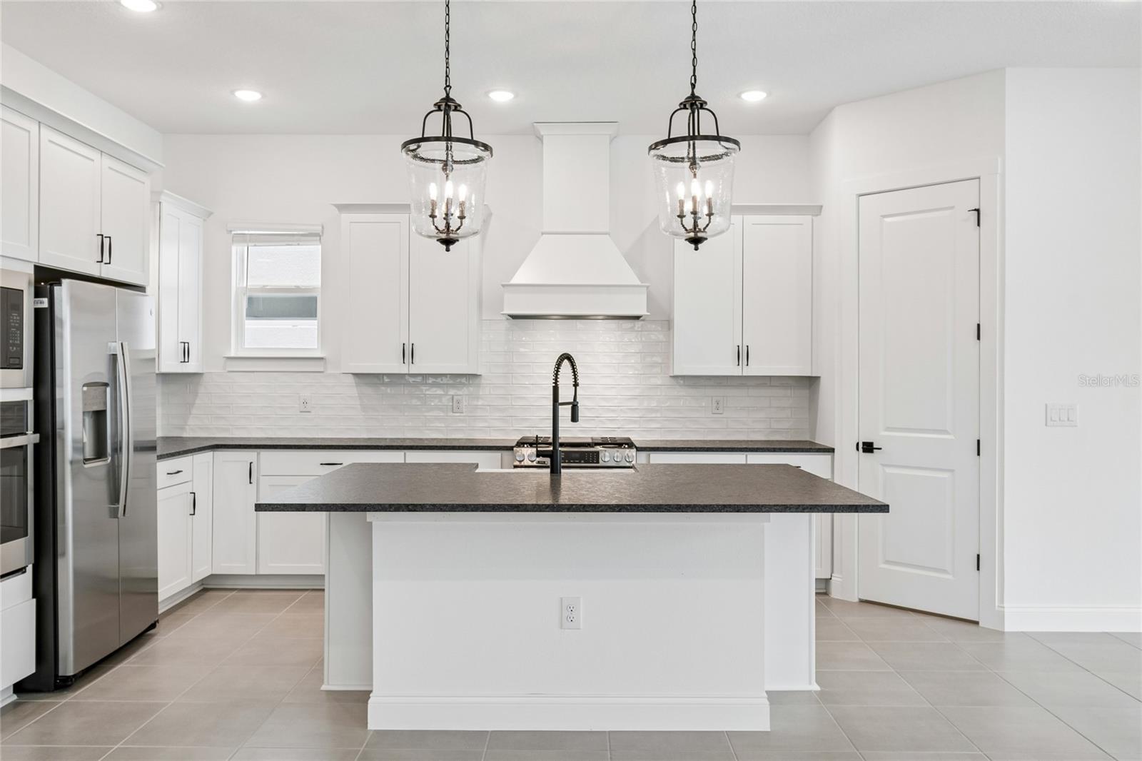 12451 CLEAR SAPPHIRE DR, WINTER GARDEN, FL — photo 9