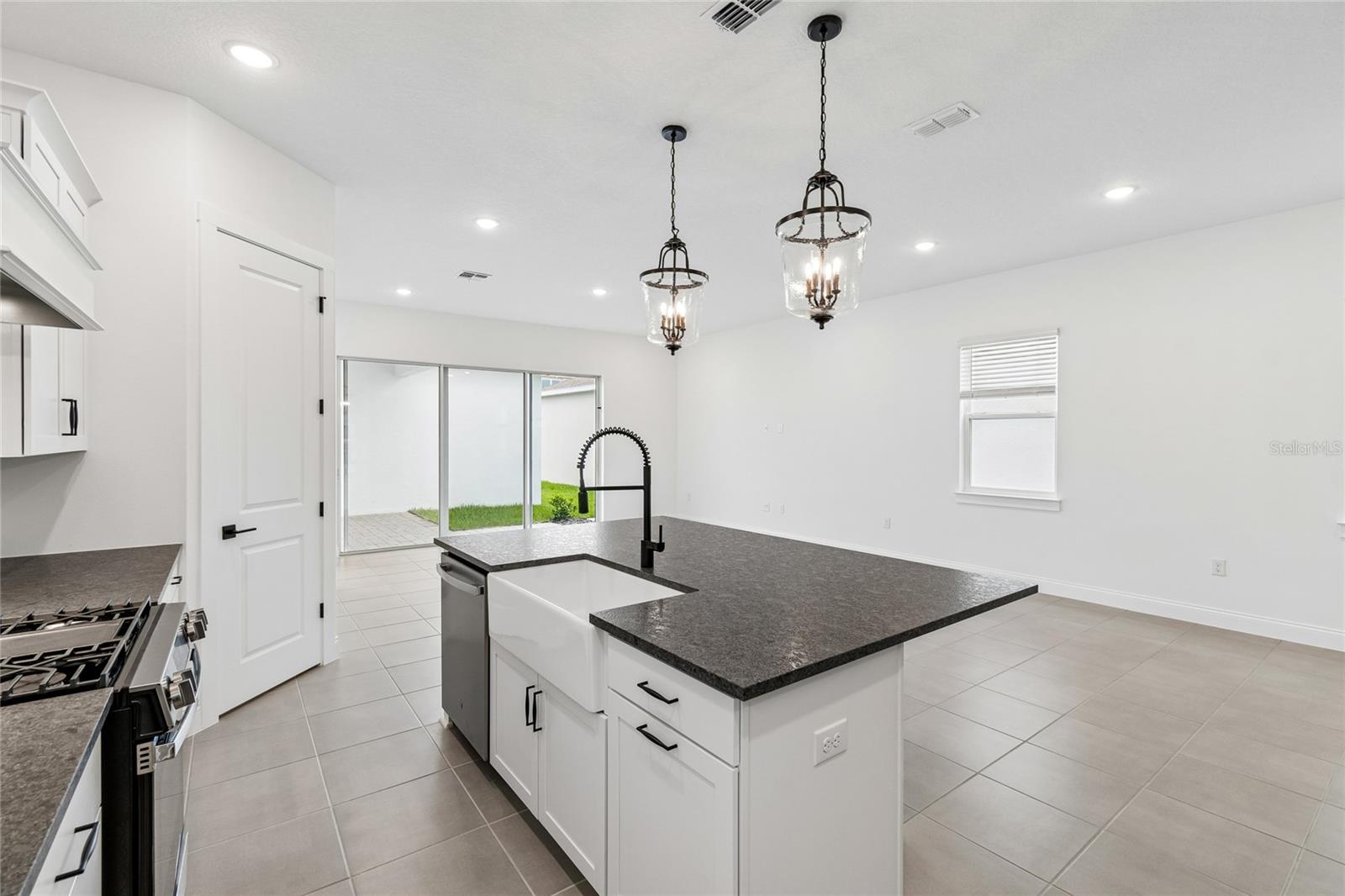 12451 CLEAR SAPPHIRE DR, WINTER GARDEN, FL — photo 11