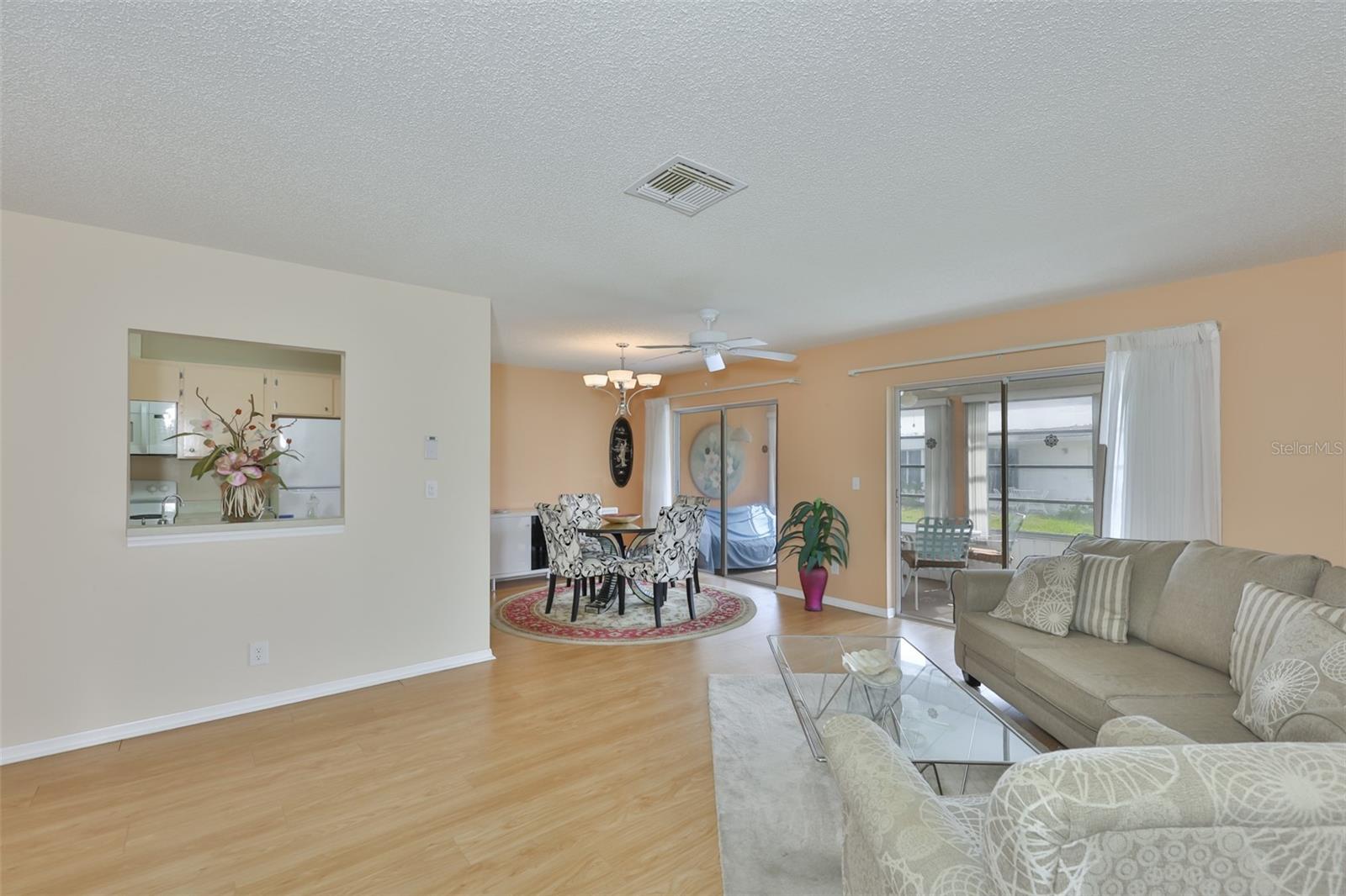 109 GLENDOWER CIR, SUN CITY CENTER, FL — photo 7