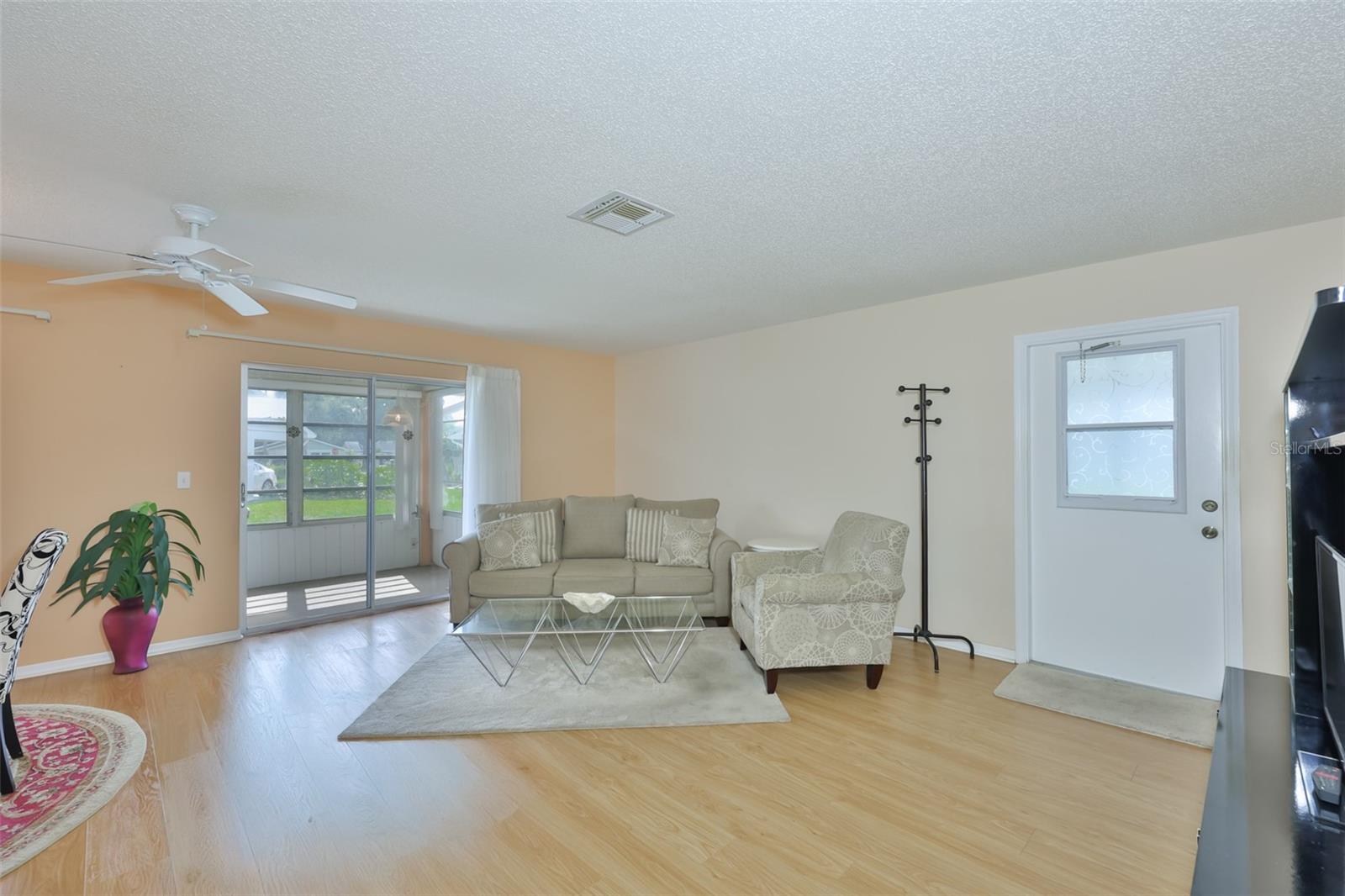 109 GLENDOWER CIR, SUN CITY CENTER, FL — photo 11