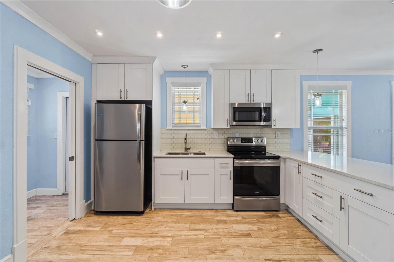 319 BETHEL AVE S, ST PETERSBURG, FL — photo 10