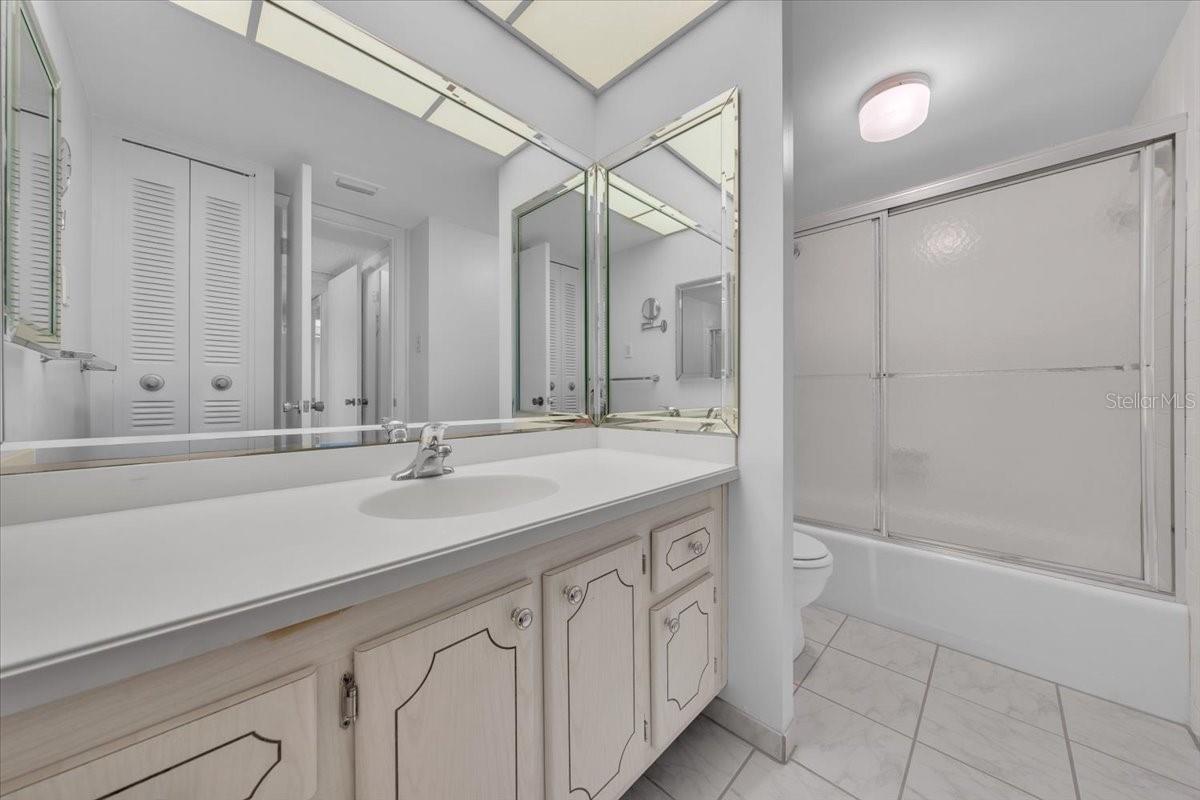 660 ISLAND WAY #301, CLEARWATER BEACH, FL — photo 21