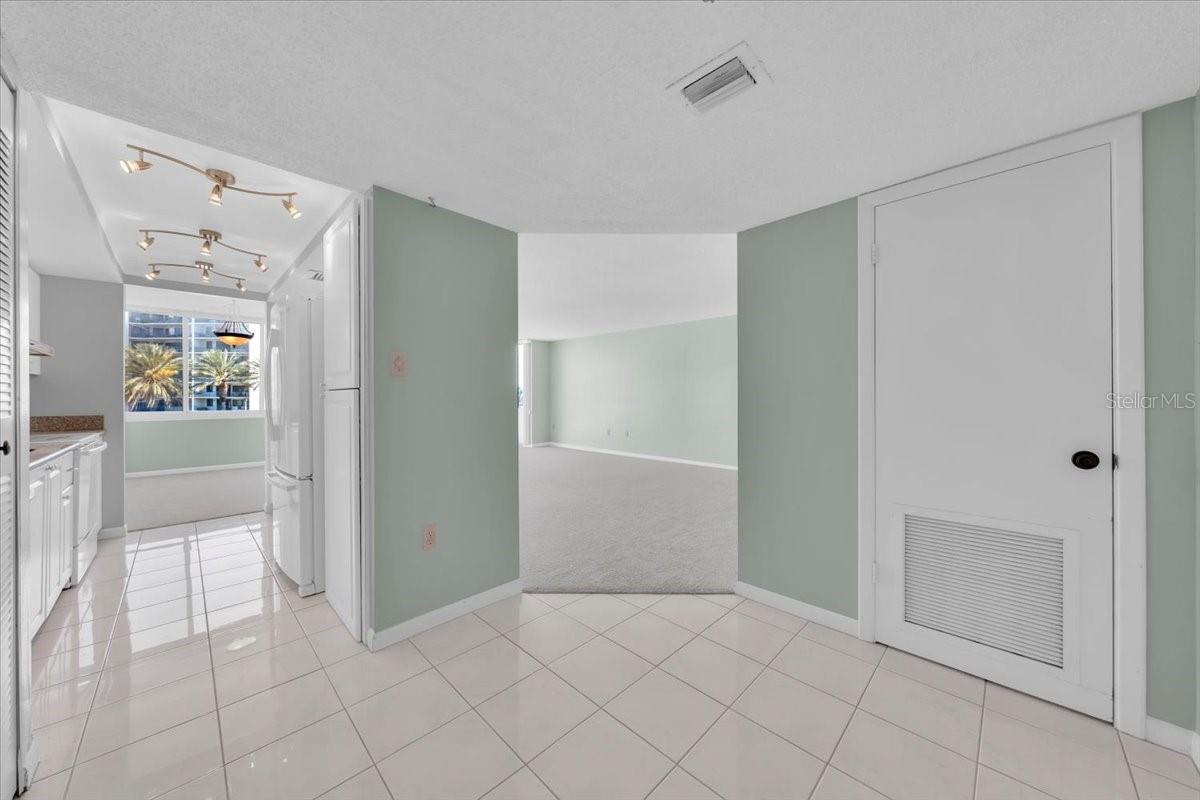 660 ISLAND WAY #301, CLEARWATER BEACH, FL — photo 32