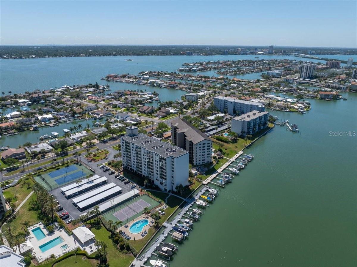 660 ISLAND WAY #301, CLEARWATER BEACH, FL — photo 36