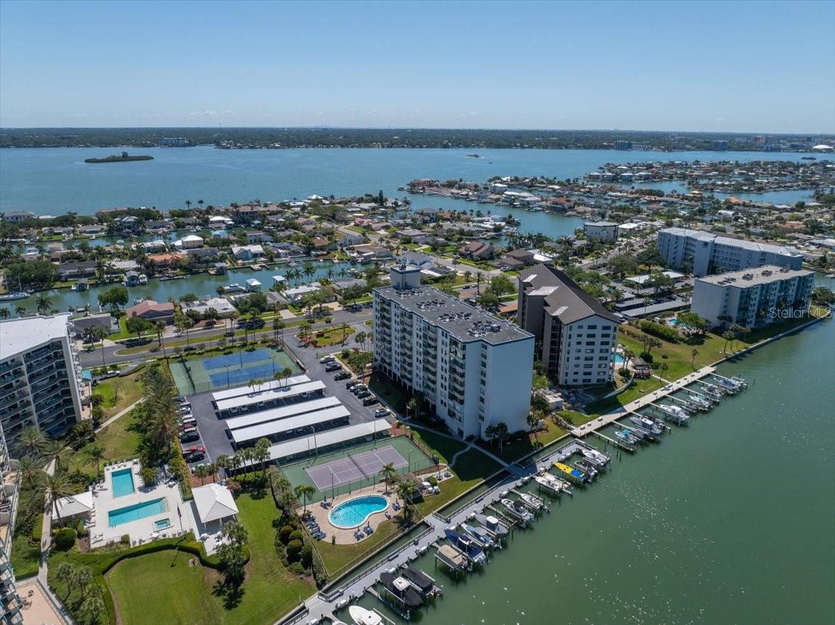 660 ISLAND WAY #301, CLEARWATER BEACH, FL — photo 37